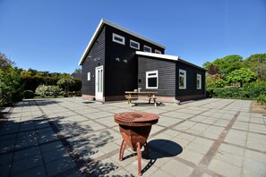 House | Exterior - Detached Holiday House With Wifi and a Large Garden; Hike and Bike the Veluwe (Eerbeek)