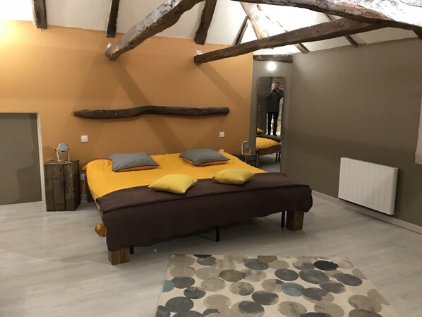 1 bedroom, WiFi, bed sheets