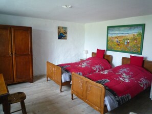4 bedrooms, individually furnished, bed sheets - Beautiful and Authentic Cottage (Houffalize)