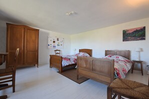 4 bedrooms, individually furnished, bed sheets