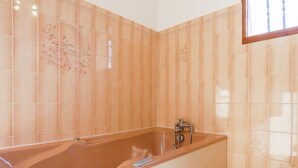 Unclassified image, 5 of 42, button - Romantic Villa in Port Sainte foy et Ponchapt With Whirlpool (Port-Sainte-Foy-et-Ponchapt)
