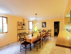 Dining - Romantic Villa in Port Sainte foy et Ponchapt With Whirlpool (Port-Sainte-Foy-et-Ponchapt)