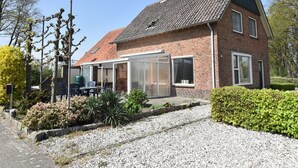 Exterior - Nicely Furnished Holiday Home With Magnificent View of the Meadows in Rossum (Rossum)