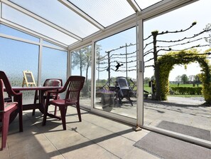 Balcony - Nicely Furnished Holiday Home With Magnificent View of the Meadows in Rossum (Rossum)