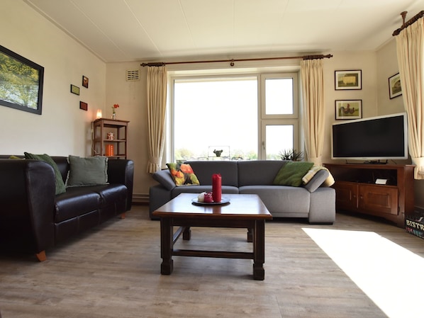 House | Living room - Nicely Furnished Holiday Home With Magnificent View of the Meadows in Rossum (Rossum)