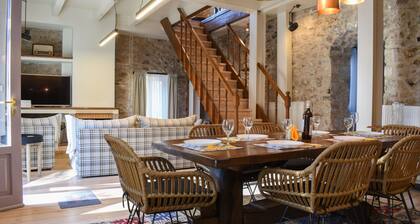 Secluded Mountain Refuge - Theonimfi Paradise Gem