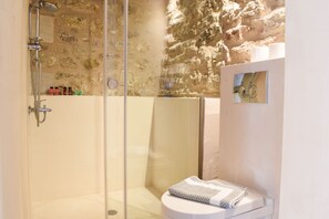 Villa, 2 chambres | Salle de bain