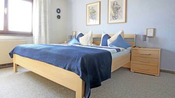 Apartment | 3 bedrooms, individually furnished, iron/ironing board, bed sheets