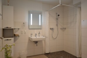 Bathroom - Eifel Lakeside Family Escape (Ellscheid)