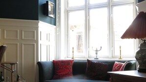 City Apartment | Living area | 1-inch TV with cable channels, DVD player - Apartment Islands Brygge 1150-1 (Copenhagen)