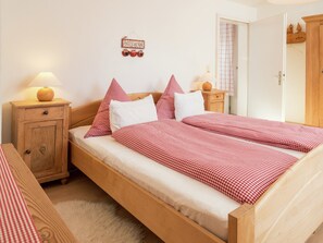 1 bedroom, individually furnished, iron/ironing board, bed sheets - Ferienhaus in Wittenschwand (Dachsberg)