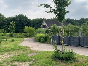 House | Garden - Holiday Home Montferland Near Huis Bergh Castle (Beek)