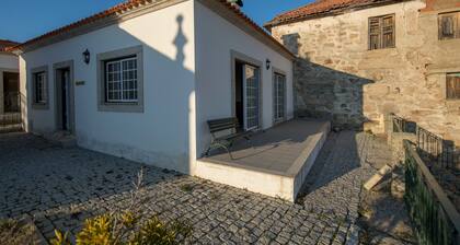 Cozy Cottage in Vila Flor With Swimming Pool