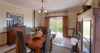 Cozy Cottage in Vila Flor With Swimming Pool