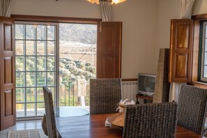 تفاصيل الفند�ق من الداخل