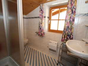 Apartment | Bathroom