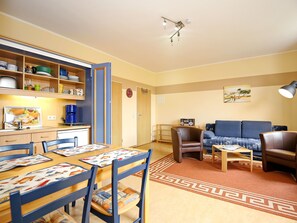 Dining - Comely Apartment in Kühlungsborn With Garden (Kuehlungsborn)