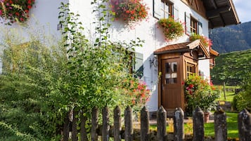 Apartment | Garden