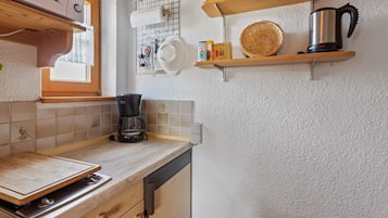 Apartemen | Dapur pribadi | Kursi makan untuk bayi