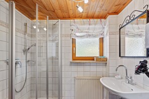 Apartment | Bathroom - Alpenapartment mit Garten (Halblech)