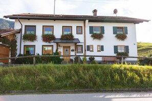 Apartment | Exterior - Alpenapartment mit Garten (Halblech)