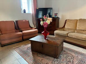 House | Living room - Normandy Family Escape (Ozeville)