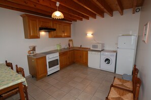 House | Private kitchen | Highchair - Normandy Family Escape (Ozeville)