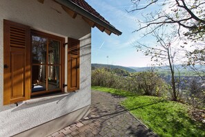 House | Exterior - Holiday Home in the Knullgebirge With Balcony (Neuenstein)