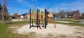 House | View from property - Cozy Holiday Home with Hot Tub in Lauwersoog by Lake (Lauwersoog)