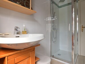 Cottage | Bathroom - Lovely Cottage in Waimes near Lake (Waimes)