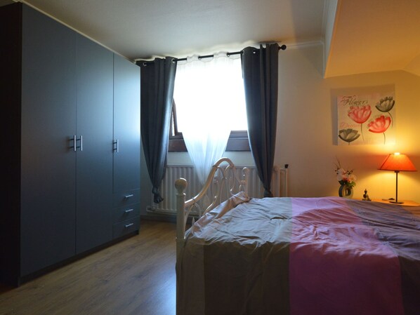 Cottage | 3 bedrooms, individually furnished, bed sheets - Lovely Cottage in Waimes near Lake (Waimes)