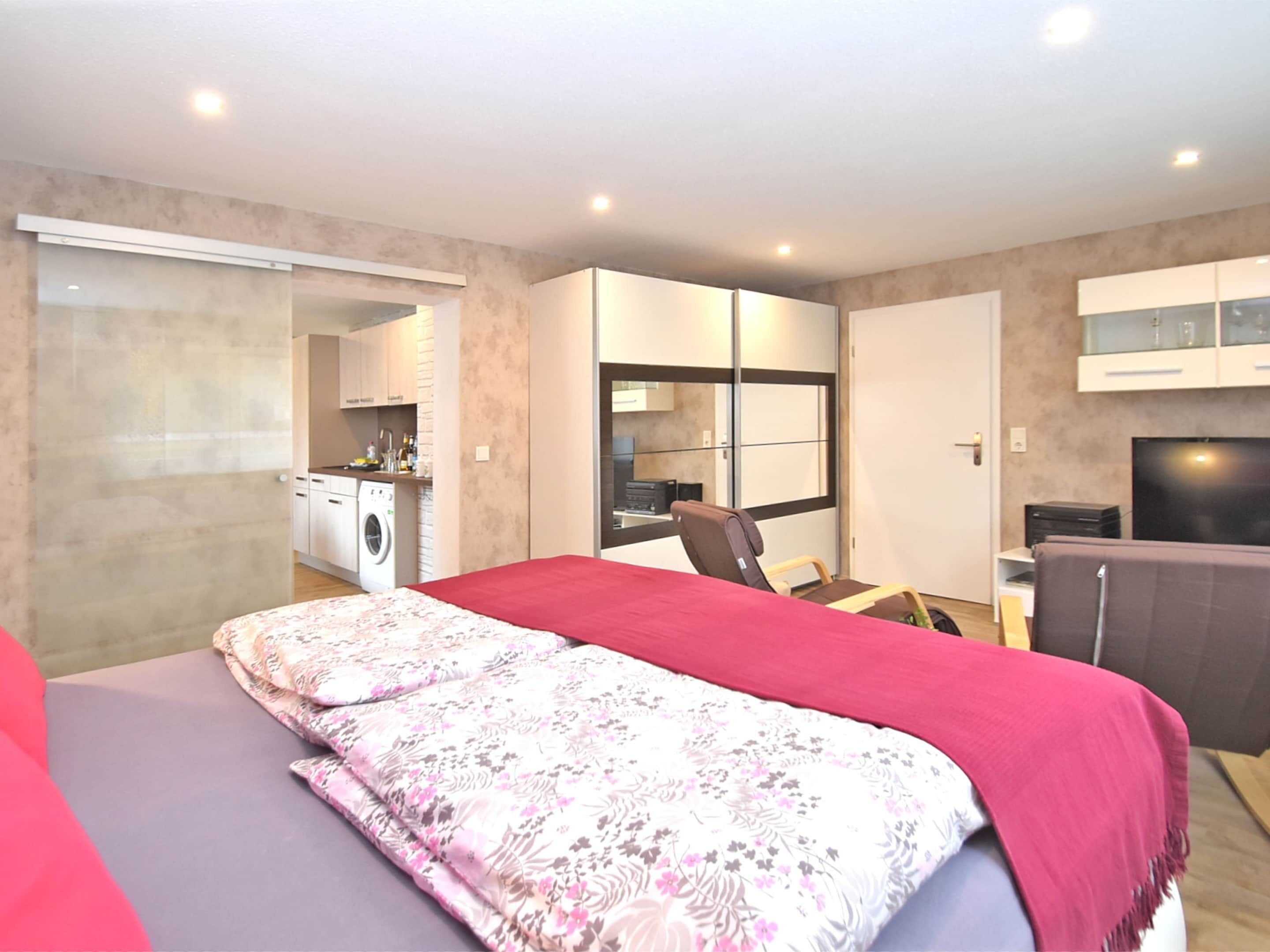 Apartment | 1 bedroom, individually furnished, iron/ironing board, bed sheets