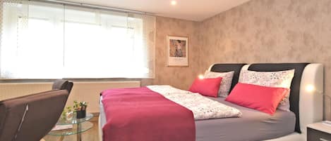 Appartement | 1 chambre, ameublement unique, fer et planche Ă repasser