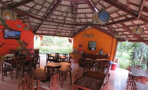 Free daily cooked-to-order breakfast - Hotel Mirador Villa Tunari - Hostel (Villa Tunari)