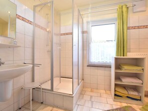 Apartment | Bathroom