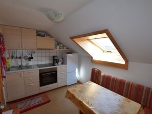 Apartment | Eigene Küche | Wasserkocher mit Kaffee-/Teezubehör, Kühlschrank, Ofen, Toaster