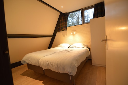 Bungalow in Limburg Near Nature Reserves