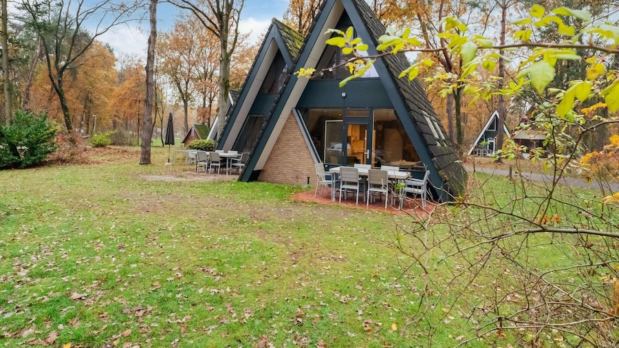Bungalow in Limburg Near Nature Reserves