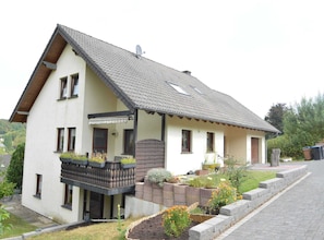 Exterior - Holiday Home Niederehe Romantic Escape (Üxheim)