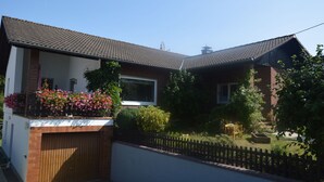 House | Exterior - Cozy Holiday Home in Boverath With Private Garden (Daun)