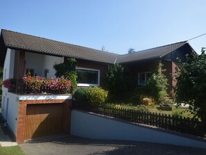 House | Exterior - Cozy Holiday Home in Boverath With Private Garden (Daun)