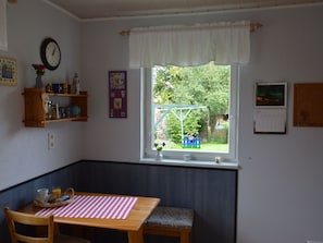 Dining - Cozy Holiday Home in Boverath With Private Garden (Daun)