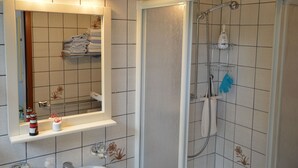 House | Bathroom - Cozy Holiday Home in Boverath With Private Garden (Daun)