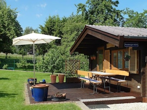 House | Balcony - Small Holiday Home near Kassel with Large Terrace in Quiet Location (Ahnatal)