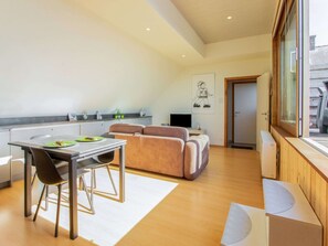 Apartment | Dining - Apartment in Watou Near French Border (Poperinge)