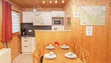 House | Dapur peribadi | Kerusi tinggi