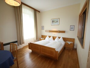 1 bedroom, cots/infant beds, individually furnished, bed sheets - Cozy Apartment With Sauna in Ferlach (Ferlach)