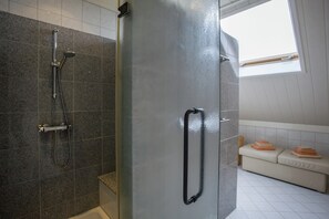 Apartment | Bathroom - Boutique Apartment in Ritthem With Terrace (Ritthem)