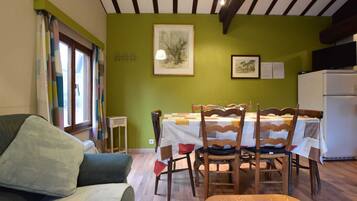 Chalet | Dining