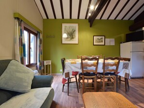 Chalet | Dining